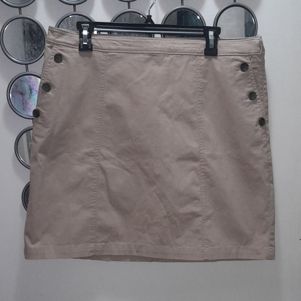 🌺BANANA REPUBLIC Classic Tan Button-Accent Skirt